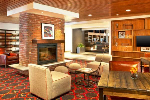 Four Points Scranton Lobby
