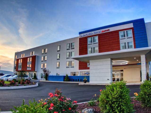 SpringHill Suites by Marriott Exterior