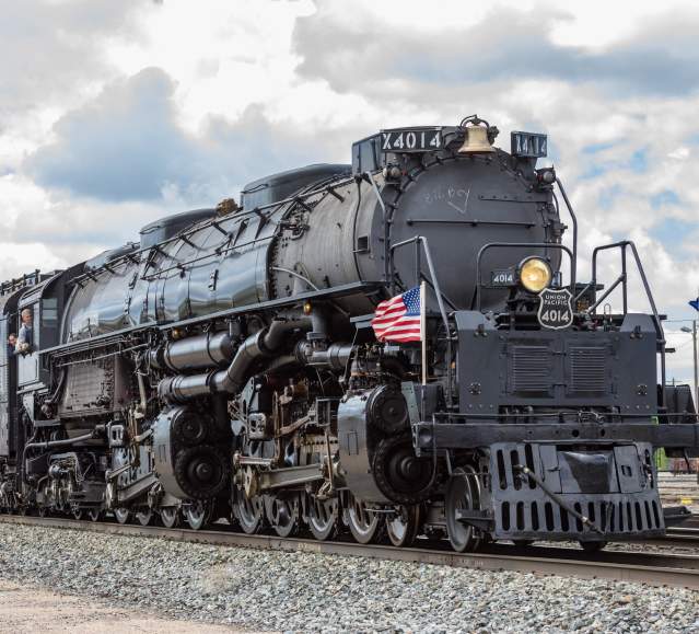 A photo of the Big Boy No. 4014 traveling through the countryside