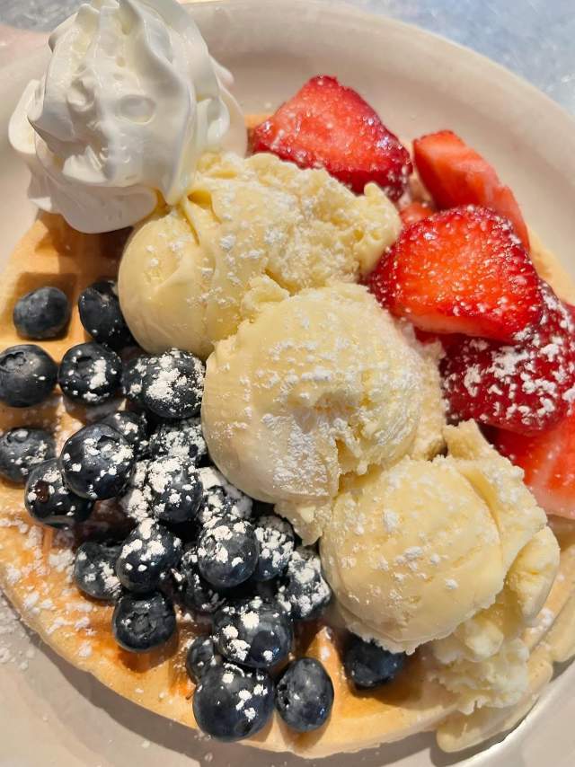 Coccetti's Restaurant & Bakery in Blakely, PA