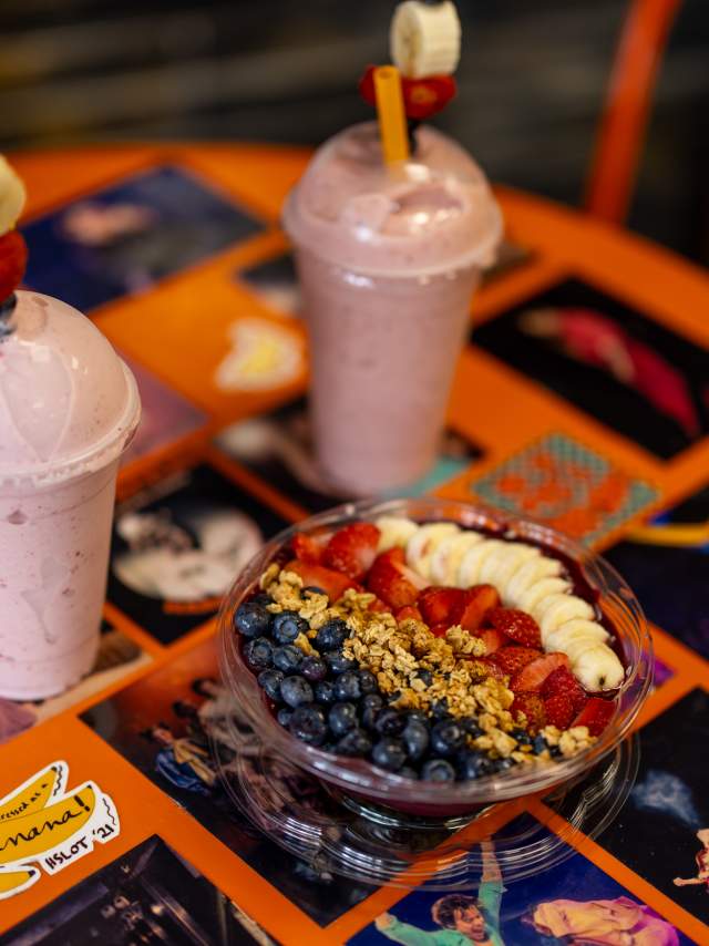 Smoothies and a bowl from Lucca Fresca