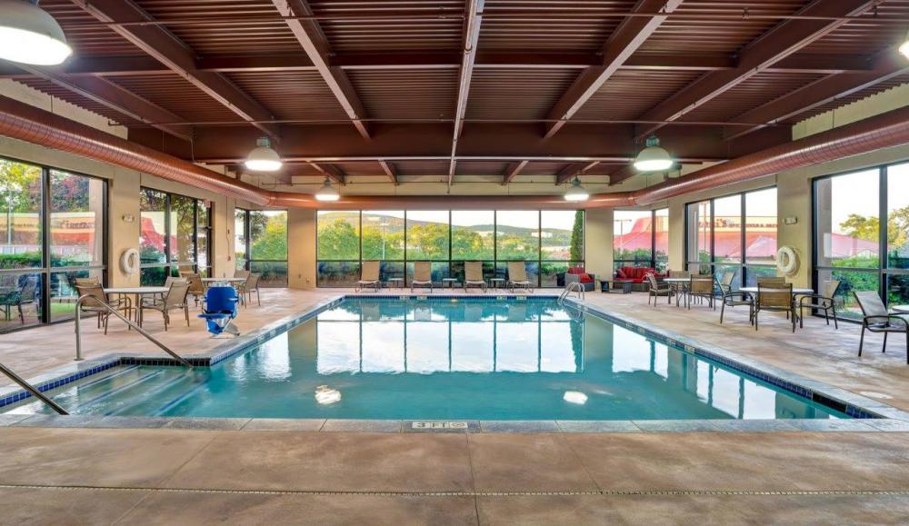 Hampton Inn Scranton at Montage Mountain Pool Area