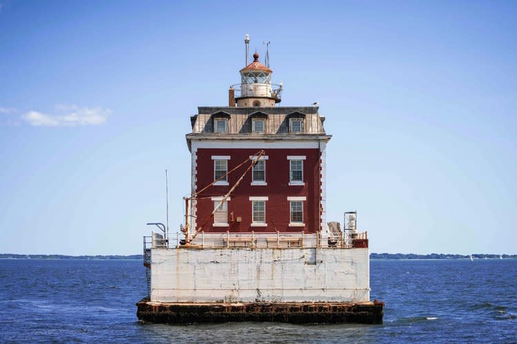 Cross Sound Lighthouse Cruises