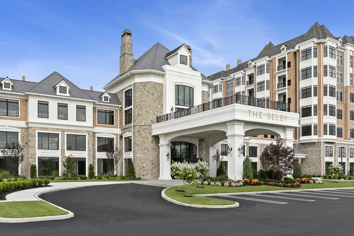 Selby_Exterior_LeftSideCrop2-