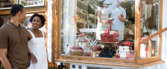 Copy of Hamptons 2 shopping.jpg