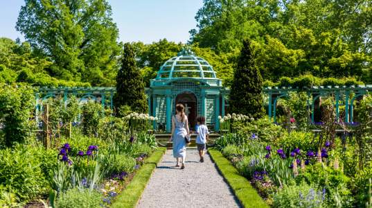 garden stroll