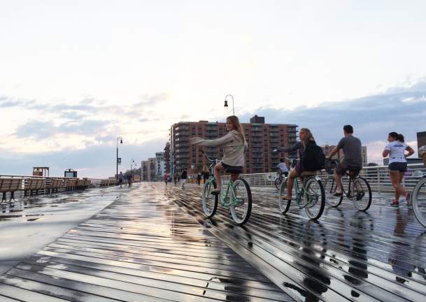 Long-Beach-boardwalk-biking