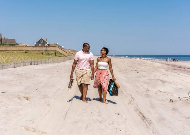 couple-on-beach