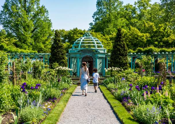 garden stroll