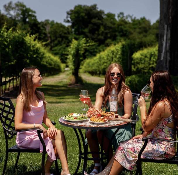 Del Vino Vineyards