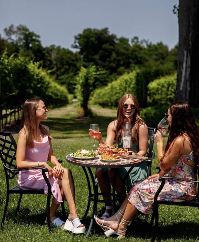 Del Vino Vineyards
