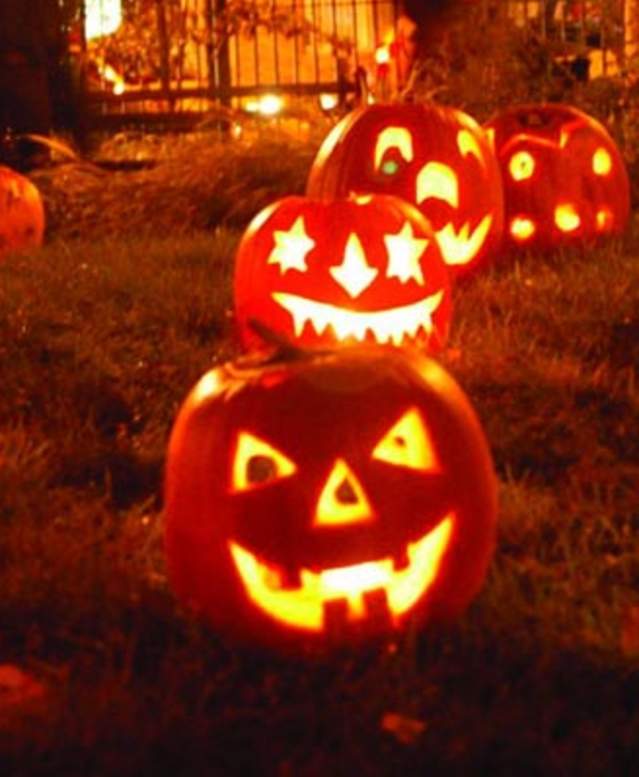 riverhead-halloween-fest lighted pumpkins