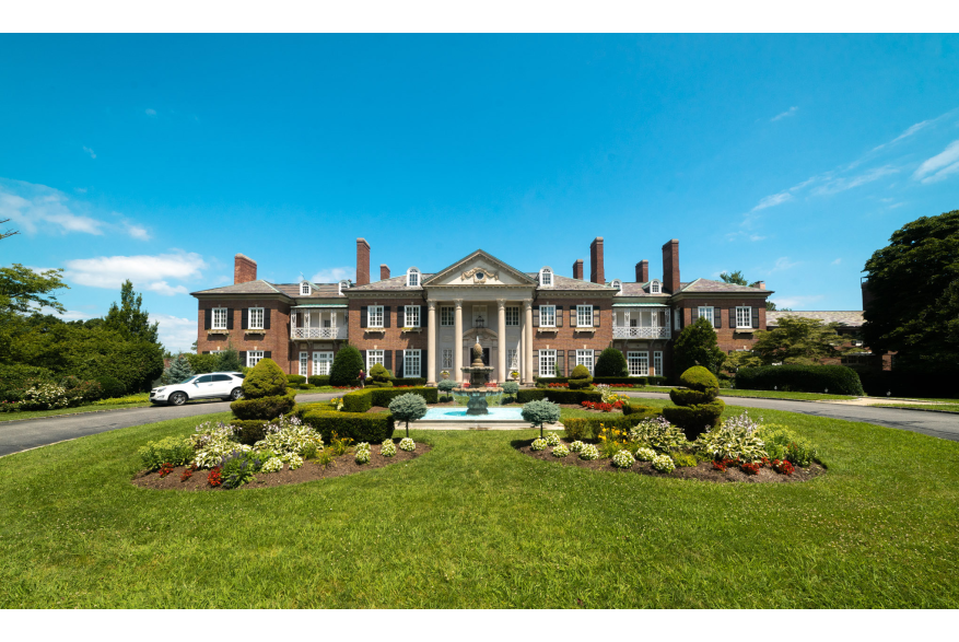 Glen Cove Mansion_Front.jpg
