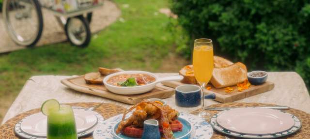 Brunch Weekends at Oystera