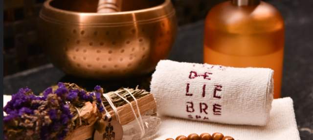 AWAKEN YOUR SENSES: AROMATHERAPY SESSION