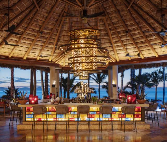 TIKI HOUR - Donde la Noche Comienza