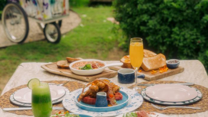 Brunch Weekends at Oystera