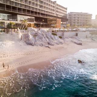 Hotel 1 - The Cape couple