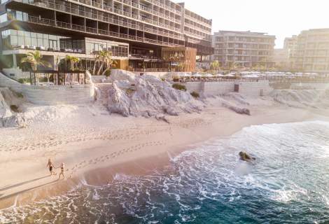 Hotel 1 - The Cape couple