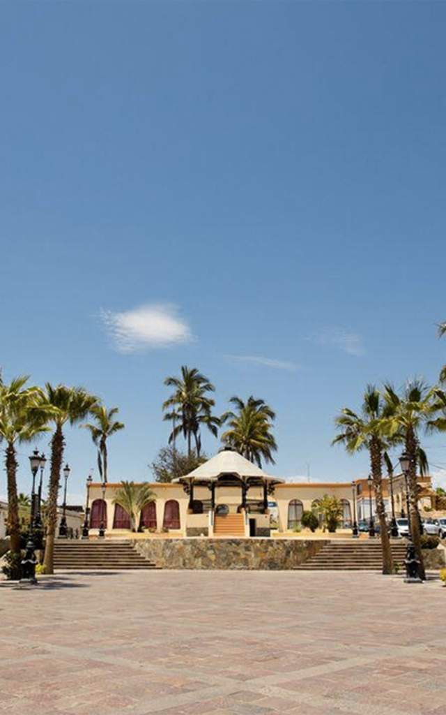 todos santos plaza
