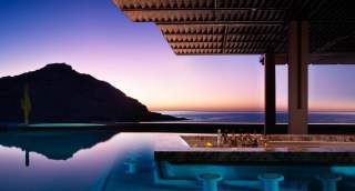 Hotel Pool 10
