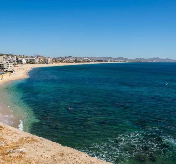 Descubre Playa Costa Azul: surf, arena y olas perfectas