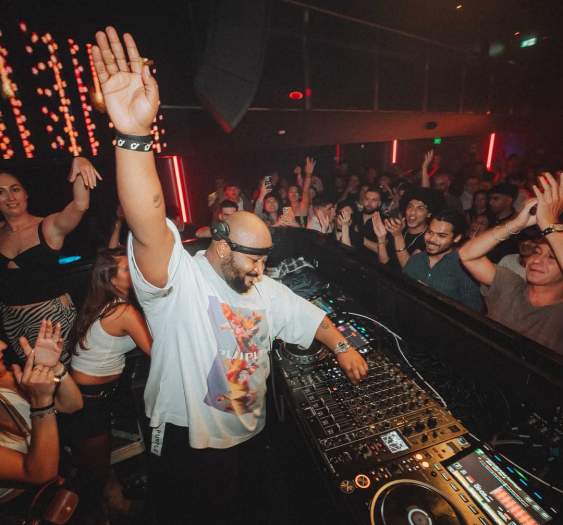 Monalisa Nights presenta a KASANGO: noche de afro house en Los Cabos