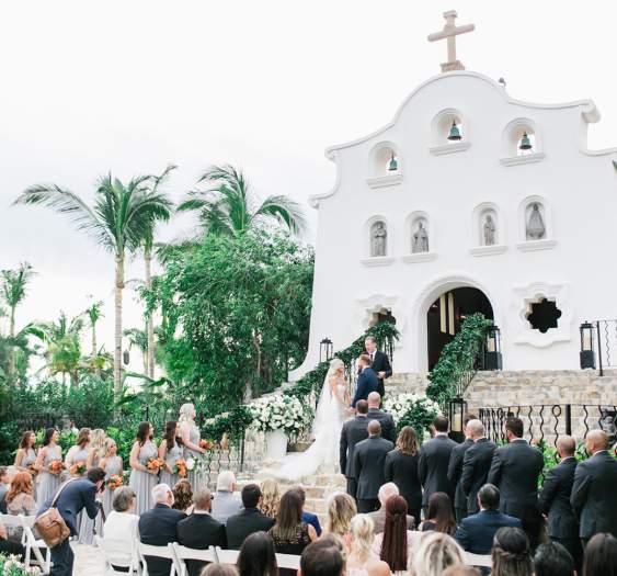 A Fusion of Cultures: Incorporating Local Traditions into Your Los Cabos Wedding