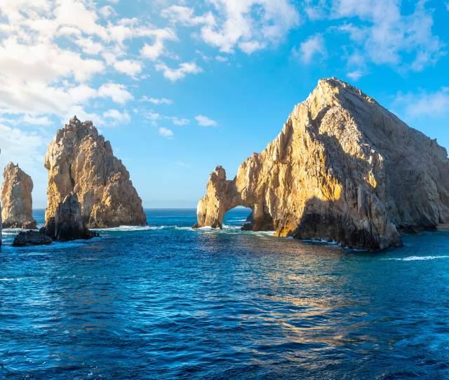 Explore the Wonders of Los Cabos with Localiza Rent a Car
