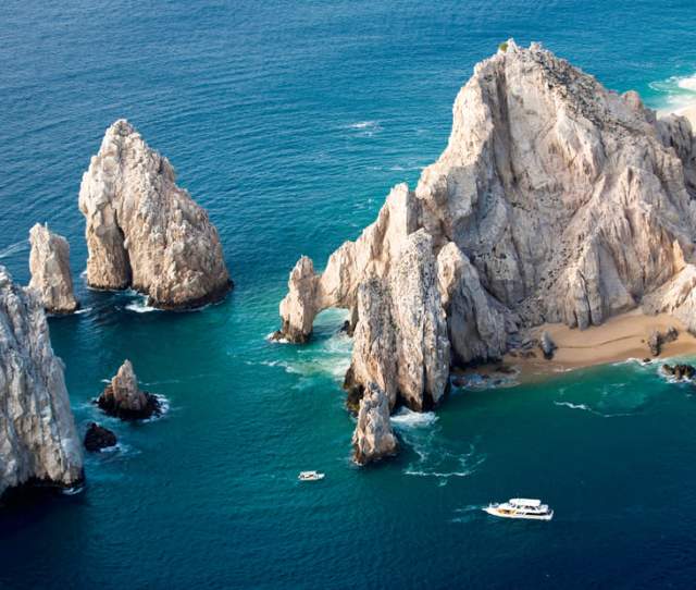 El icónico Arco de Cabos San Lucas desde un punto aéreo único