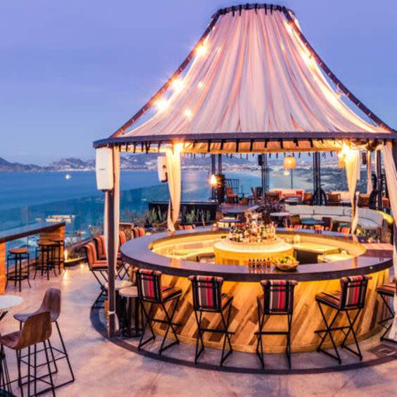 Savor Summer: Los Cabos’ Best Rooftop Bars and Pool Lounges