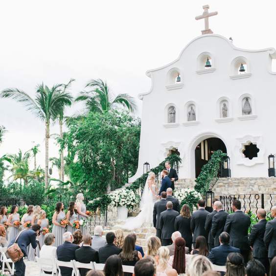 A Fusion of Cultures: Incorporating Local Traditions into Your Los Cabos Wedding