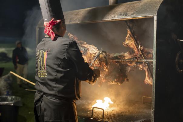 chef cocinando durante festival sabor a cabo en Los cabos