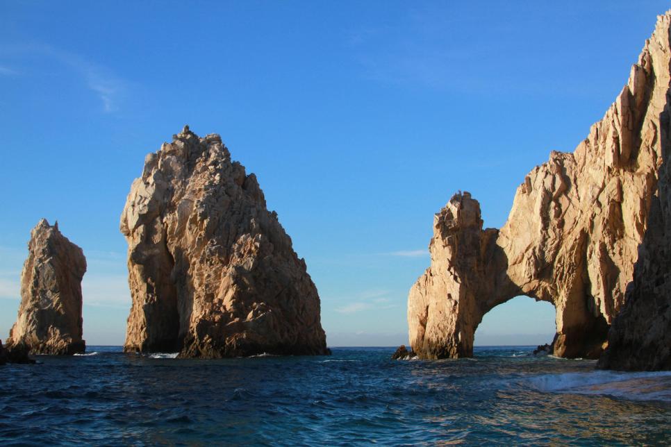 foto panorámica del arco de los cabos con vista al mar de cortés