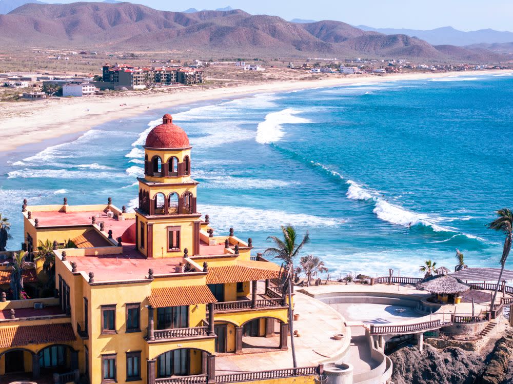 Pescadero Ubicado a 15 minutos hacia el sur de Todos Santos