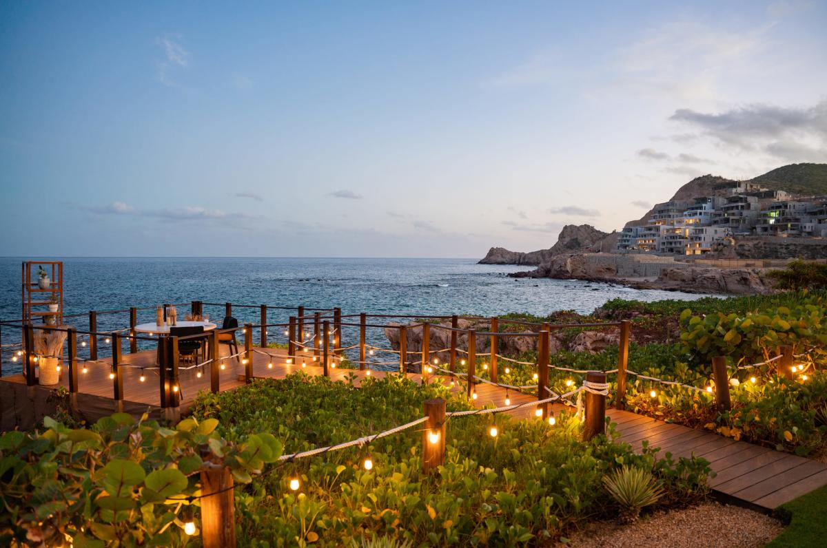 fotografía de chileno bay al atardecer