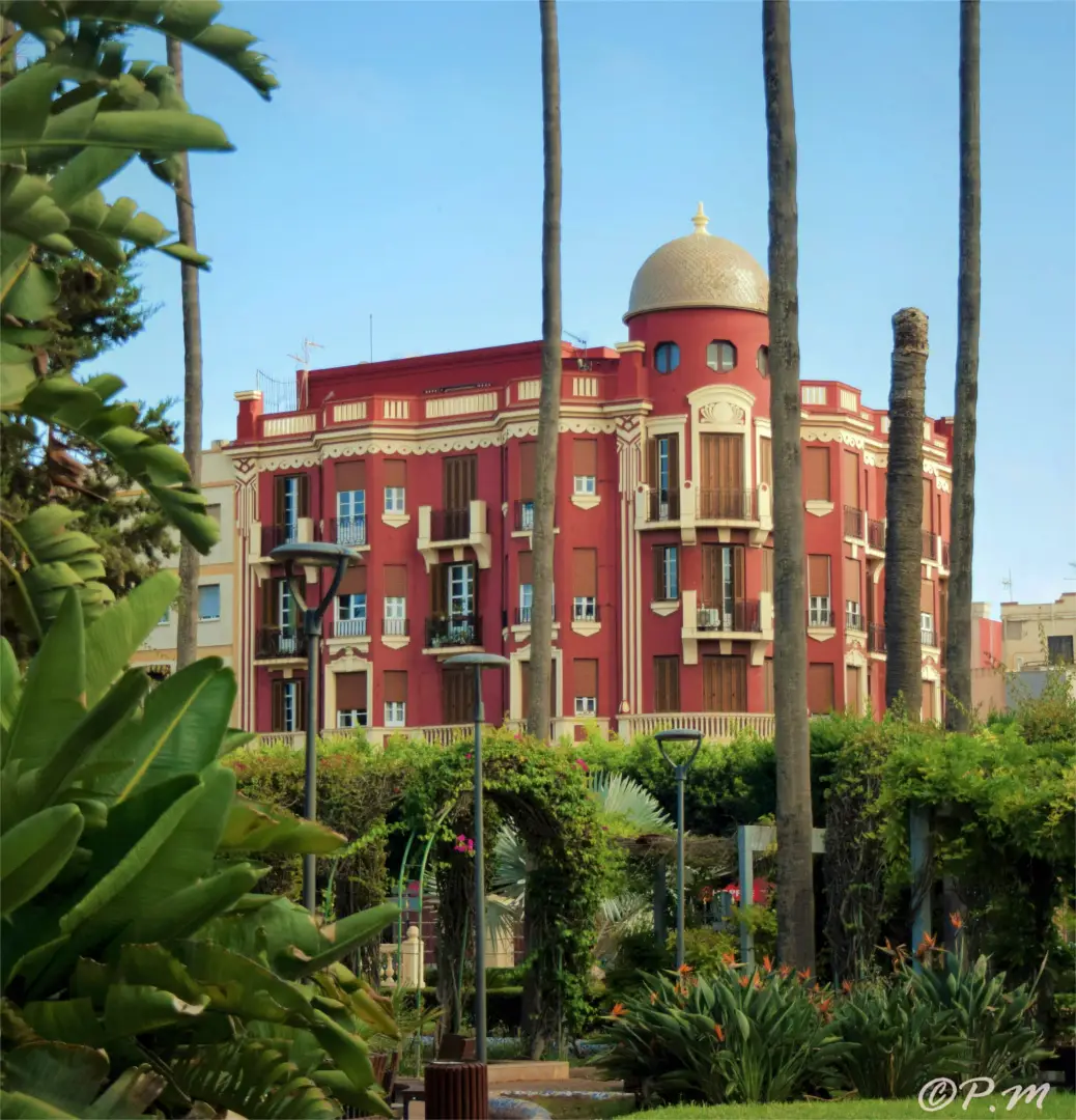 Edificio rojo