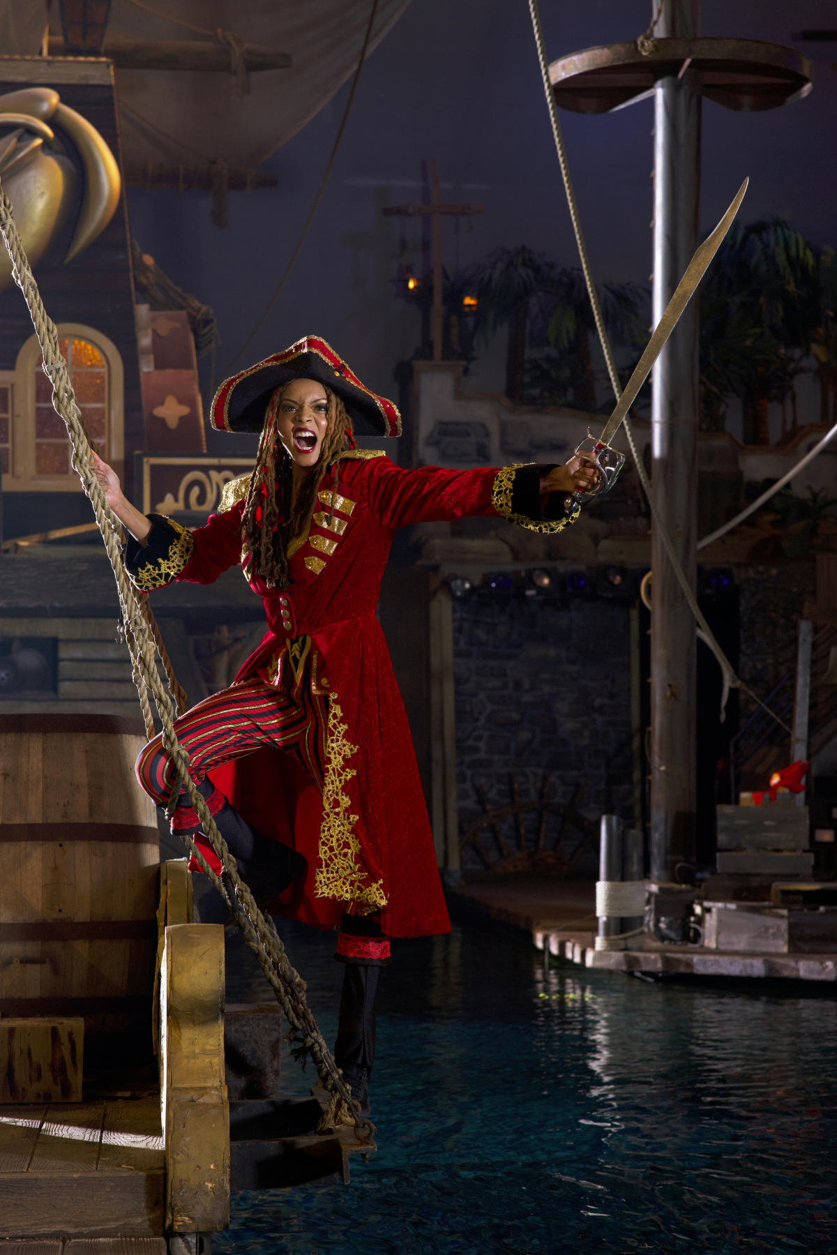 Snorkelers At Emerald Cave Koh Muk Trang Southern Islands Thailand High-Res  Stock Photo - Getty Images, image size:1200x1799