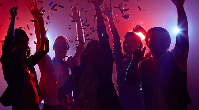 End-of-Year Party: Among Friends // Fiesta de Fin de Año: Entre Amigos