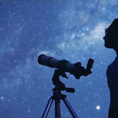 Lunar Libations: Unforgettable Stargazing & Mocktails