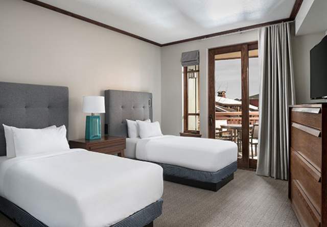 Deluxe Twin Guest Room