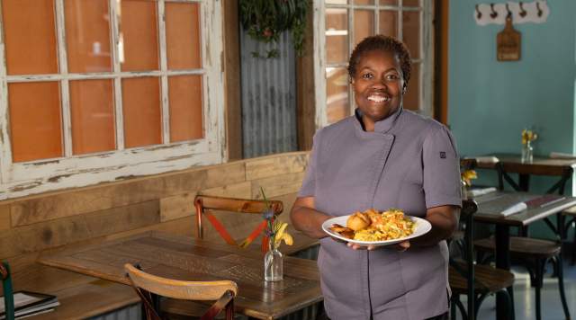 Small Town Stories: 11 Hauz