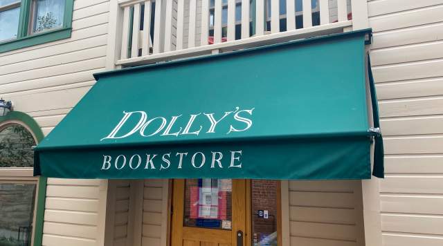 Dolly's Bookstore