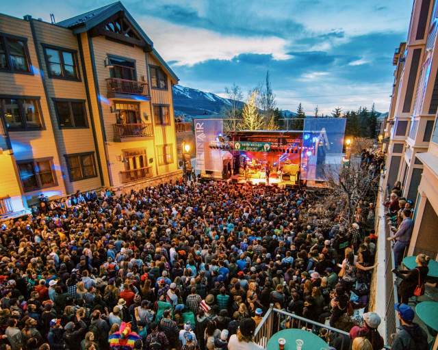 Crowd at outdoor winter concert on Lower Main Street in Park City, UT