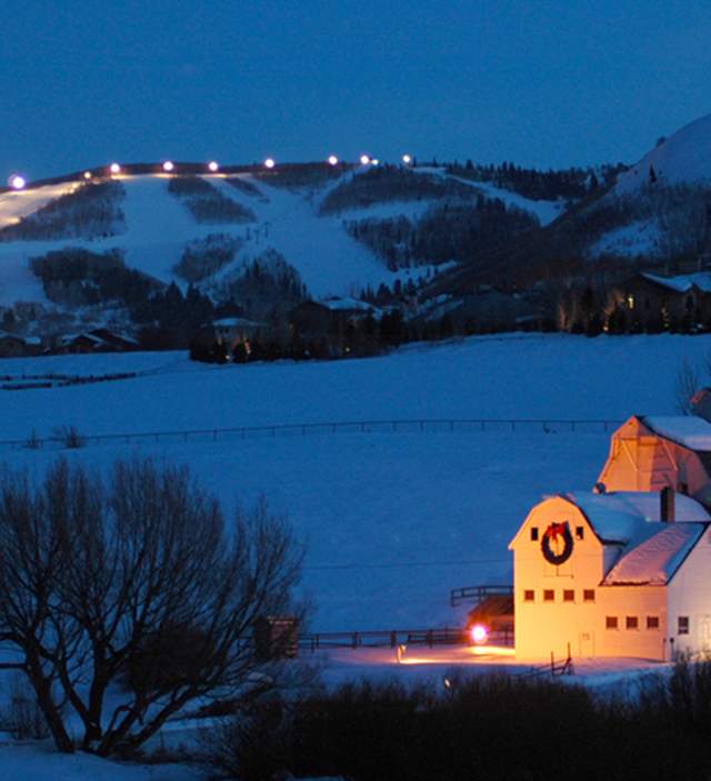 Winter Holiday White Barn Header