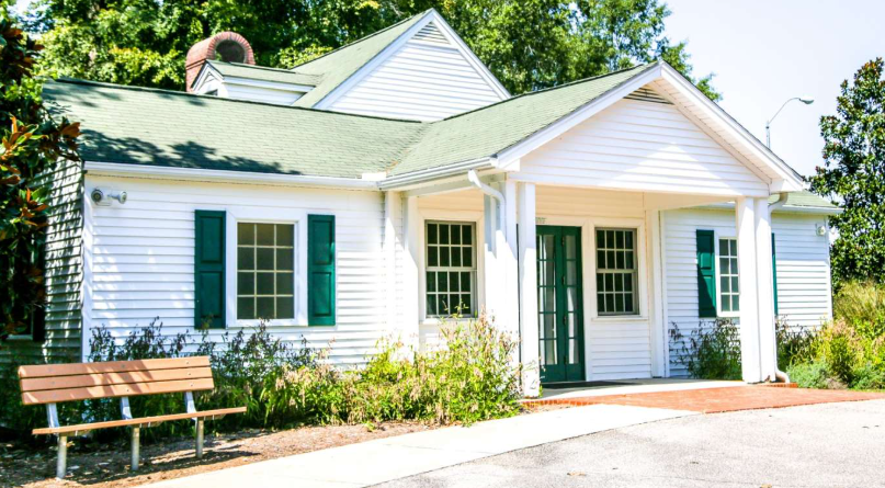 Anderson Point Cottage | Raleigh, NC 27610