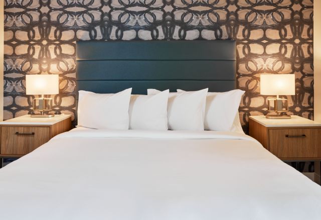 Hive House hotel Cary bedroom