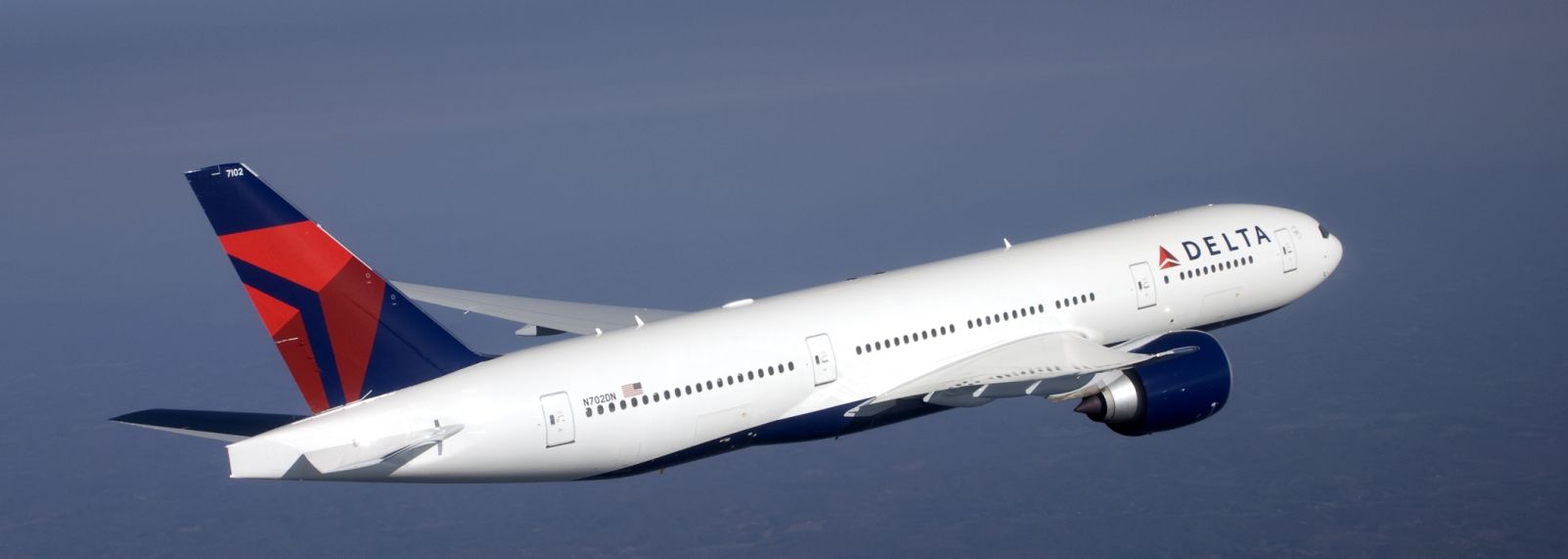 Boeing 777-200LR in flight