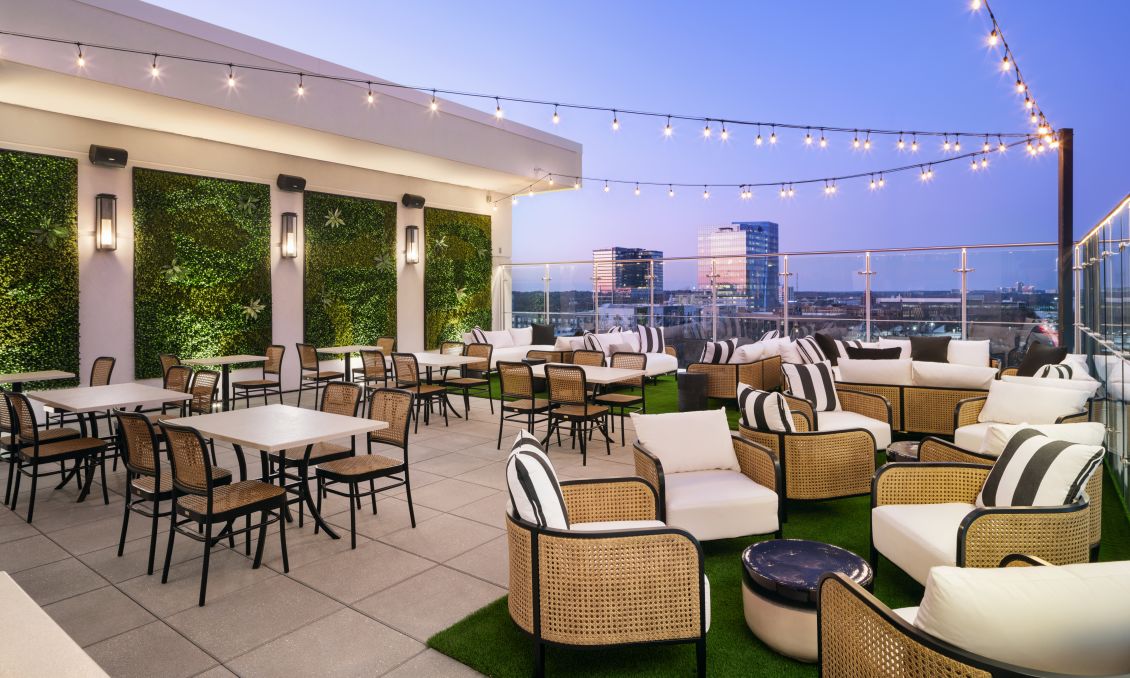 Urban Oak Rooftop Bar