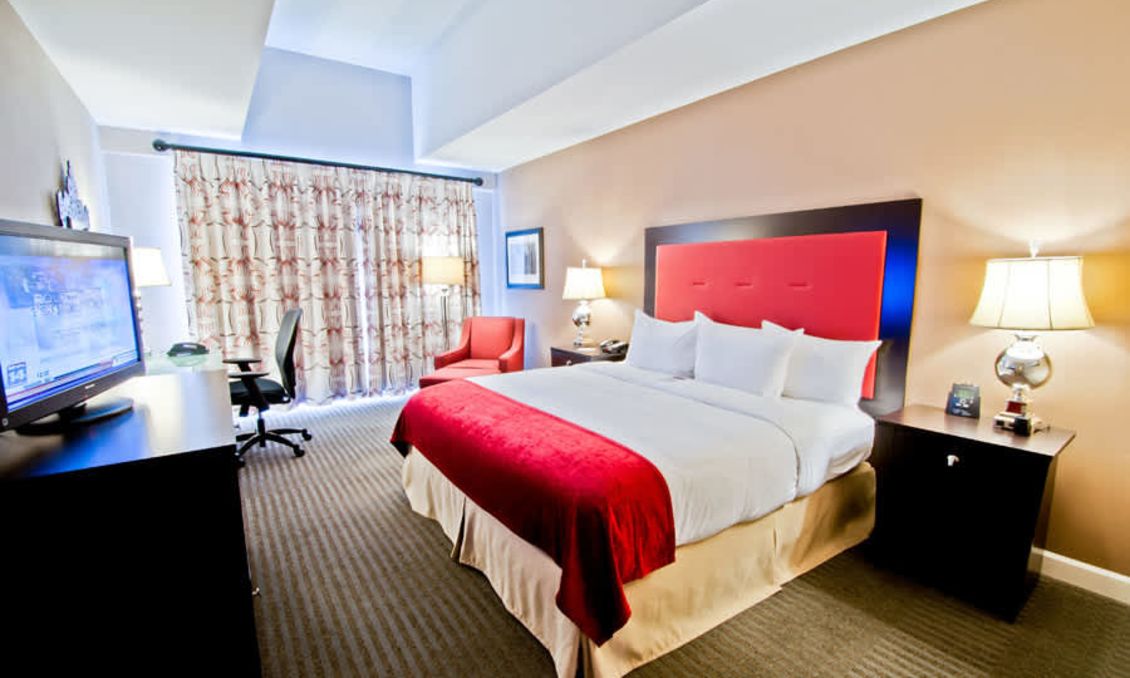 DoubleTree by Hilton Raleigh Brownstone-University